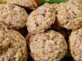 Super yummy chocolate chunk oatmeal cookies with a sprinkle of sea salt. Ahh-mazing.