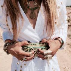 bohemian boho style hippy hippie chic bohème vibe gypsy fashion indie folk jewelry cuffs necklaces