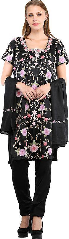 Caviar-Black Trouser Salwar Kameez Suit with Ari Embroidered Florals and Chiffon Dupatta

The gorgeousness of this dress is understated. Endemic Indian crewelwork has been used to suffuse the ground silk with petals in multiple shades and tints of pink, putting together a look that is both earthy and feminine. The jet black chiffon dupatta matches the plain black slim-fit salwar trousers and has a hint of matching embroidery near the edge.

Visit Black Trouser Salwar Kameez Suit: https://www.exoticindiaart.com/product/textiles/caviar-black-trouser-salwar-kameez-suit-with-ari-embroidered-florals-and-chiffon-dupatta-SKV09/

Salwar Kameez: https://www.exoticindiaart.com/textiles/salwarkameez/

Textiles: https://www.exoticindiaart.com/textiles/

#textiles #salwarkameez #suit #dupatta #indiantextiles #fashion #womenswear