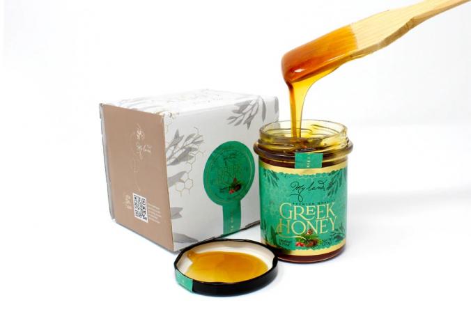 Greek honey pine or Greek honey with nuts is the best option if you are looking for the purest and most natural honey possible. It has a mild to the strong flavor and is minimally processed. It also retains its nutritional value, unlike conventional honey which can be pasteurized or blended with other sweeteners.
There are no added ingredients in the creation of pure honey! Each batch is created by bees only from nectar collected from their own habitat tree blooms growing wild on the Greek plains. This allows each hive to create unique flavors after harvest season, creating nature's recipes