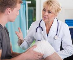 Knee pain can be a common problem among people of all ages. For this reason, it’s important to get the proper care when knee problems arise, as failing to address them correctly can lead to years of chronic pain and incomplete recovery.