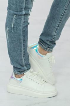 Berness Kicks and Giggles Chunky Sole Sneakers in White

Appropriate for every day and every occasion, these sneakers will be your go-to for many seasons to come. A slightly chunky sole will add a bit of height, while still being comfortable and functional for everyday activities. Wear them with a sporty look, or try out a dress and sneakers moment!

https://www.pleasantlot.com/products/berness-kicks-and-giggles-chunky-sole-sneakers-in-white

$39.00 USD