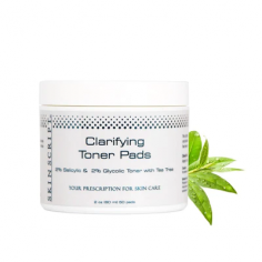Tea tree extracted skin script clarifying toner pads removes excess dirt, oil, and makeup left after the cleansing process. It calms and soothes the skin. Shop now from Incandescent Skin.