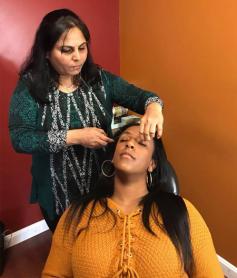 Eyebrow threading near me in Bedford MA. Mina eyebrow threading salon is specialized in the best eyebrow threading and facial hair removal in Bedford MA.
