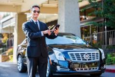 Walls Luxury Transportation offers luxury car service and limousine services in San Francisco. We provide professional Executive Shuttle Service in San Francisco.
