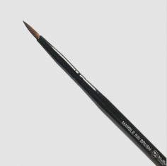 Marble Ink brush is designed for salon-quality application and precision to assist in marble Designs. It helps to create simple and intricate nail designs with a comfortable grip for easier and better application.