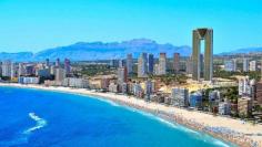 Discover Benidorm's stunning golf courses with Unionjackgolf.com. Enjoy the best golfing experience with our unbeatable prices and top-notch customer service.
