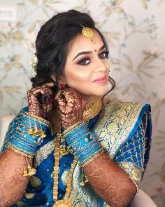 Tejaswini is one of the best Marathi wedding makeup artist in Pune specializes in Maharastrian bridal makeup. Contact now for a traditional Maharastrian bridal look.

https://tejaswinimakeupartist.com/portfolio-category/marathi-bridal/