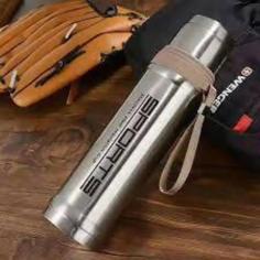 Non toxic meterial used 750ml capacity with modern sleek designBottle comes with stainless steel cap High premium qualityRandom color available Perfect for gym indoor outdoor useLeak proof with guaranteePortable and light weight.