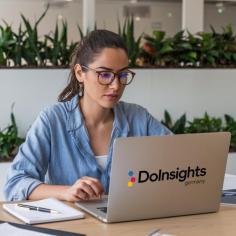 DoInsights Germany bietet ein leistungsstarkes Lohn- und Gehaltsabrechnungssystem, das die Gehaltsabrechnung optimiert, die Einhaltung gesetzlicher Vorschriften sicherstellt und Fehler reduziert. Unsere fortschrittliche Lösung automatisiert Gehaltsberechnungen, Steuerabzüge und Berichterstattung, sodass Unternehmen jeder Größe ihre Lohnbuchhaltung mühelos verwalten können.