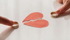 Trusted Divorce Attorney in Tacoma – Kevin G. Byrd
Seeking an experienced divorce attorney in Tacoma? Kevin G. Byrd – Attorney & Counselor at Law offers expert legal guidance for divorce, child custody, spousal support, and more. Protect your rights with skilled representation. Schedule a consultation today!